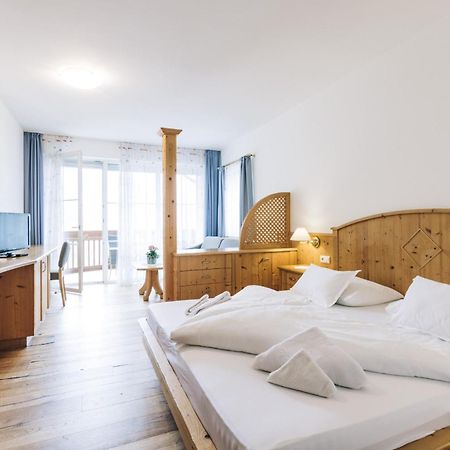 Hotel Tenz Montagna Bagian luar foto