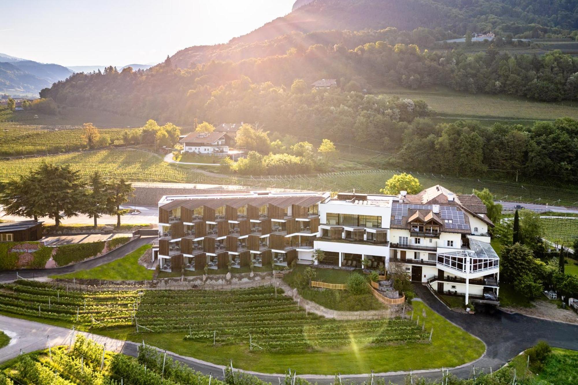 Hotel Tenz Montagna Bagian luar foto