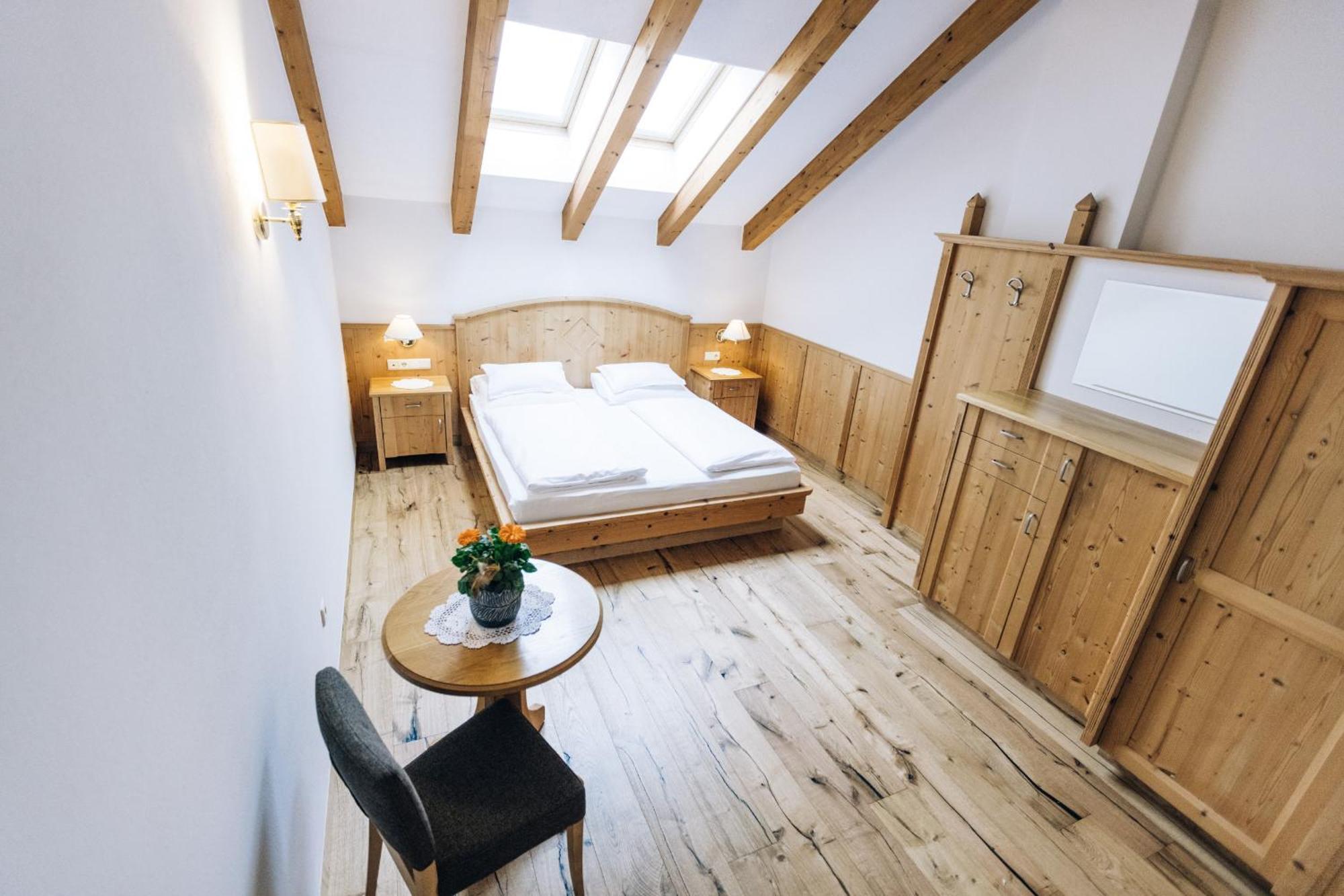 Hotel Tenz Montagna Bagian luar foto