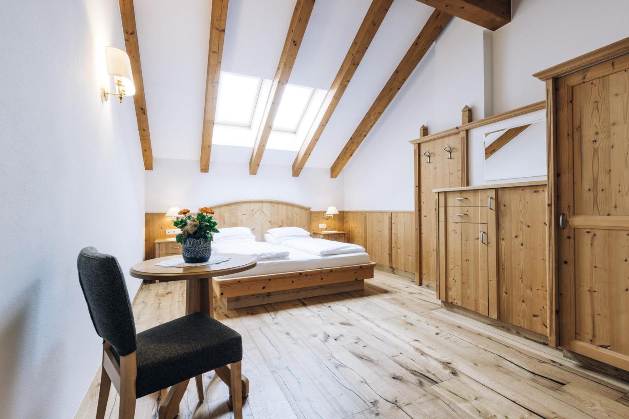 Hotel Tenz Montagna Bagian luar foto
